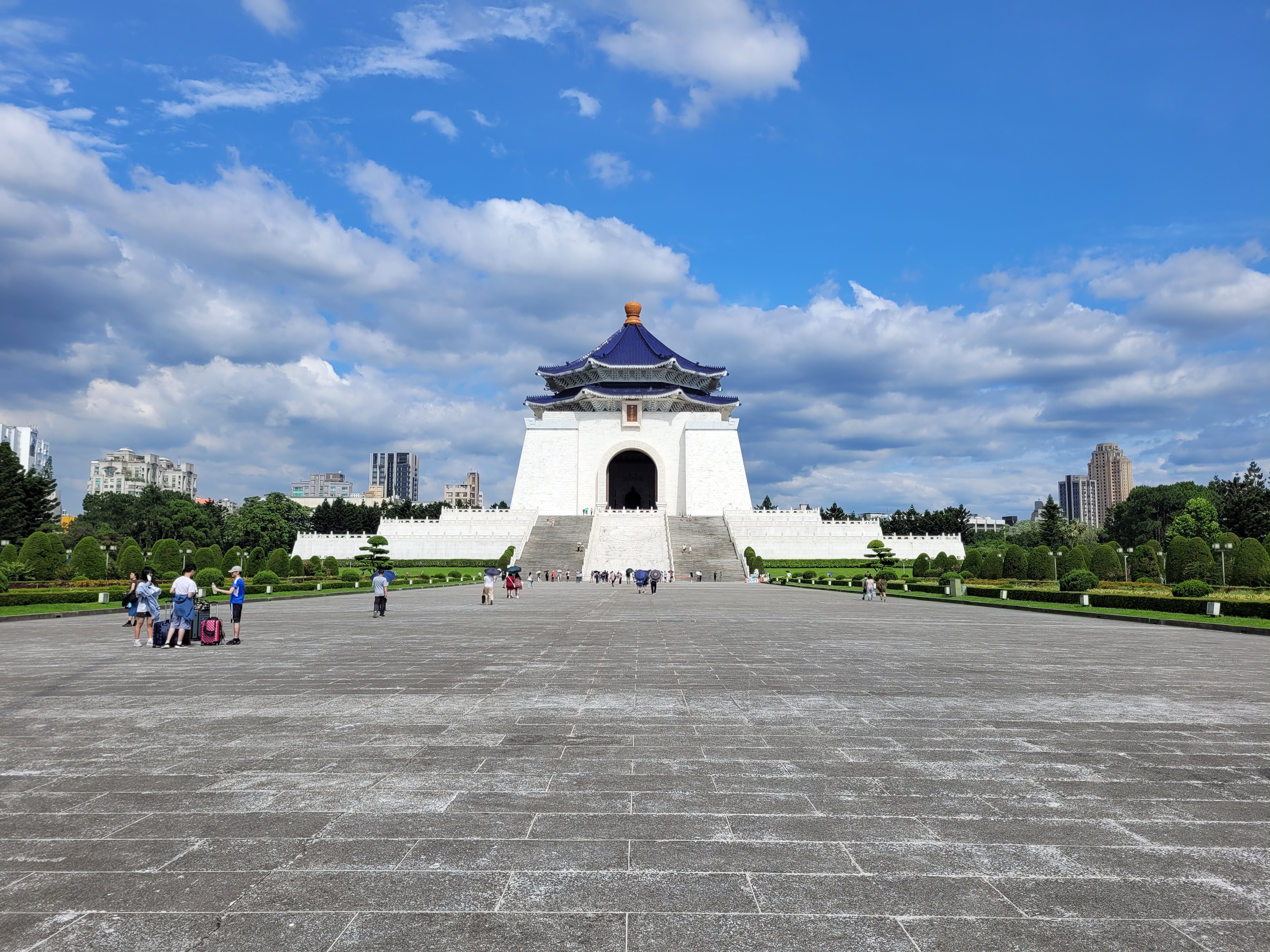20/06/2025 - Chiang Kai-Shek Memorial -
								This monument is dedicated to the former President of the Republic of China.
								Chiang Kai-shek was a Chinese military and political leader who served as the President of the Republic of China from 1948 until his death in 1975.
								He was a key figure in the Chinese Civil War and the Second Sino-Japanese War, and he played a significant role in the history of Taiwan.