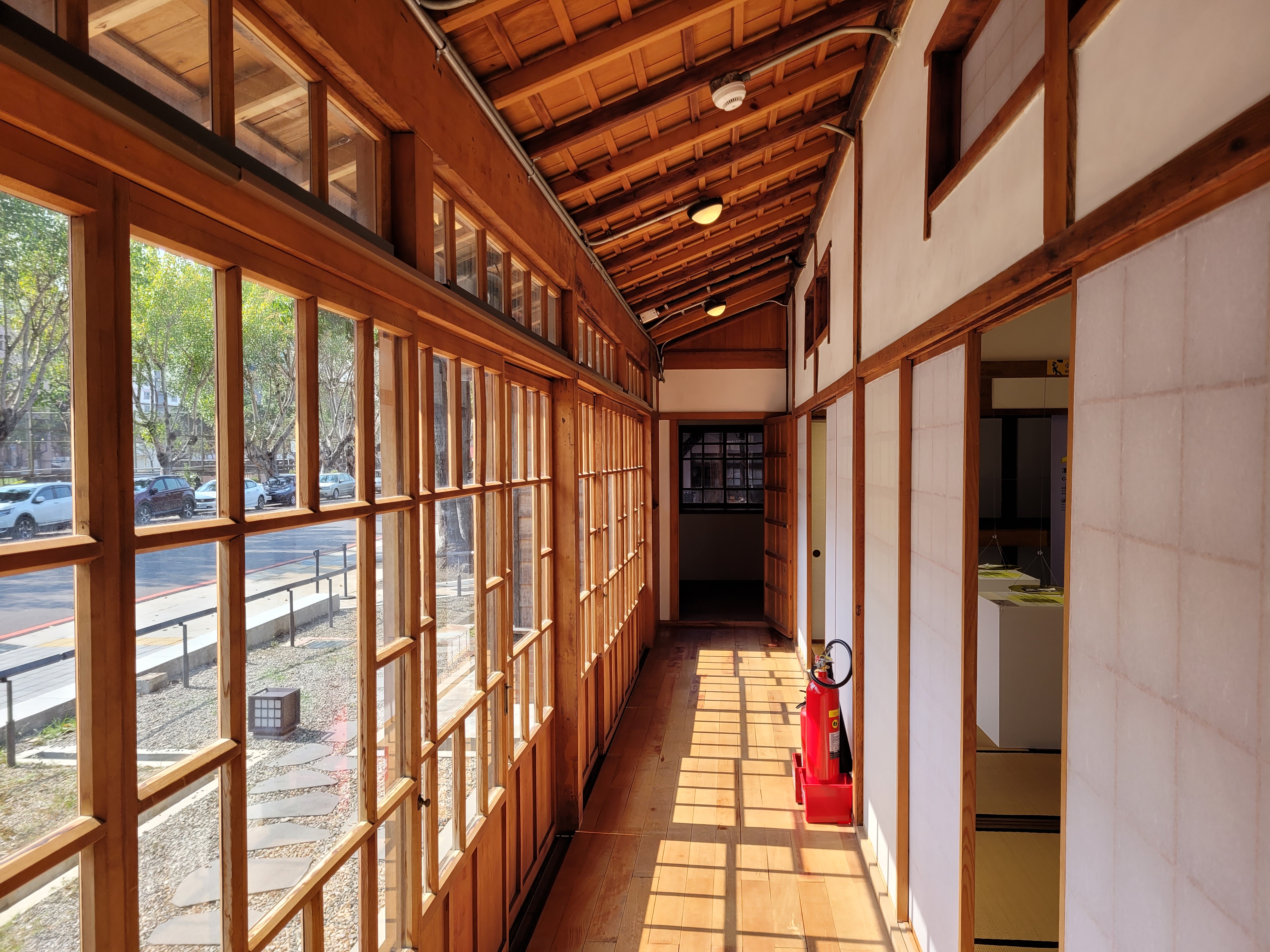 27/03/2025 - Inside a traditional building