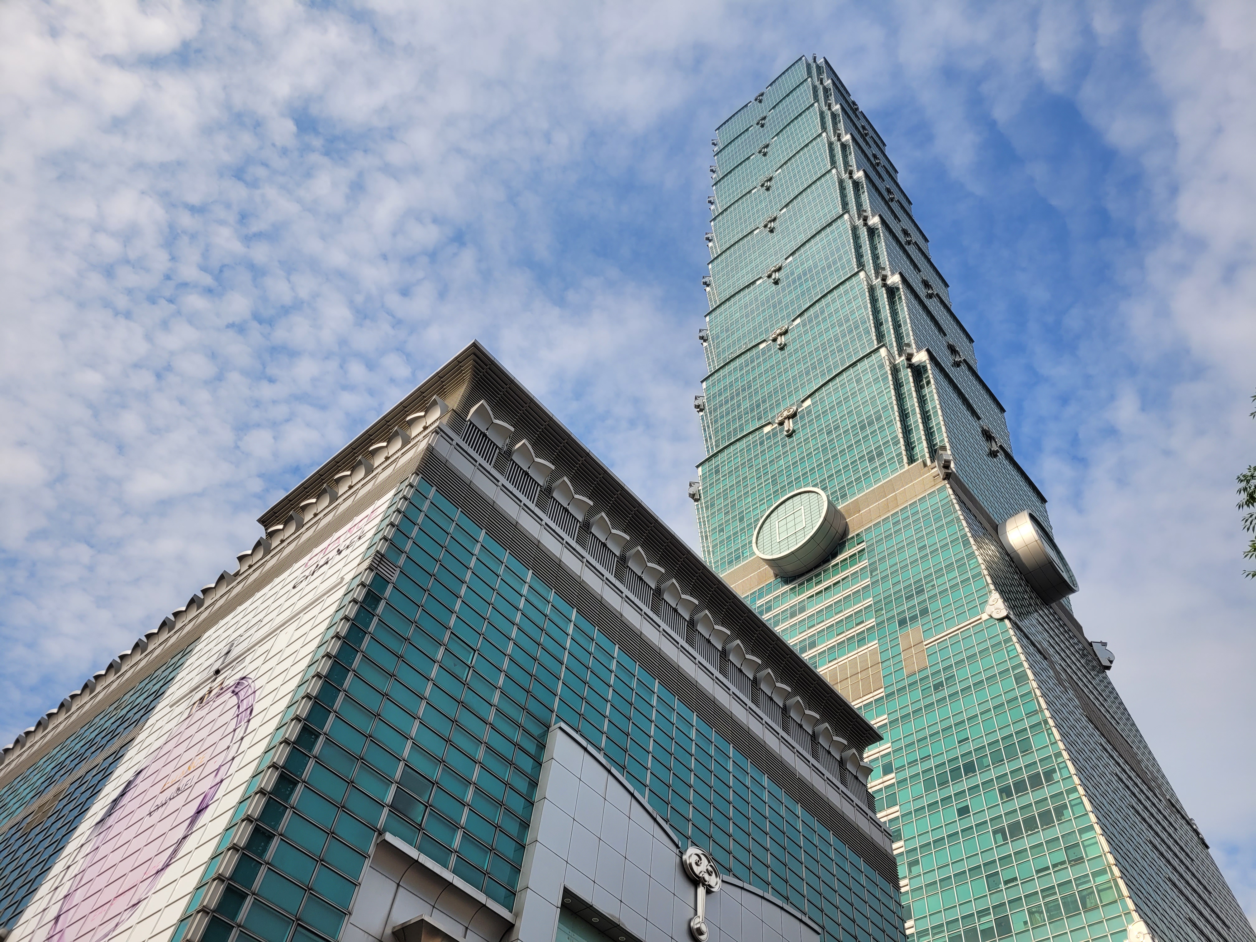 09/05/2025 - Taipei 101 from the bottom